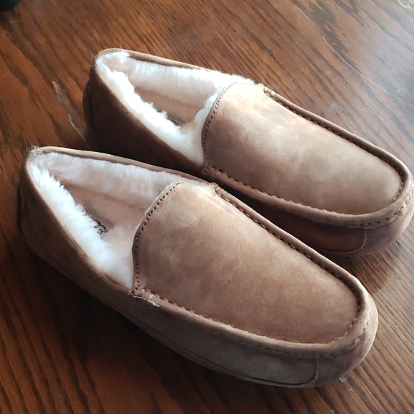 UGG Other - Ugg Ascot Loafer slippers Chestnut Men size 8